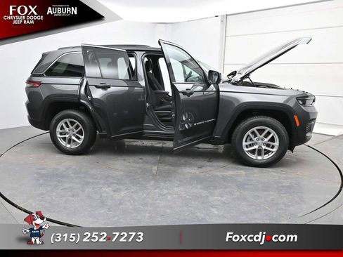 New 2025 Jeep Grand Cherokee Laredo X w/ Luxury Tech Group I image 39