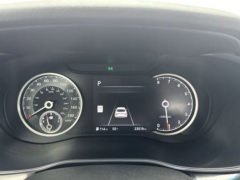 Used 2024 Genesis G70 2.5T image 18