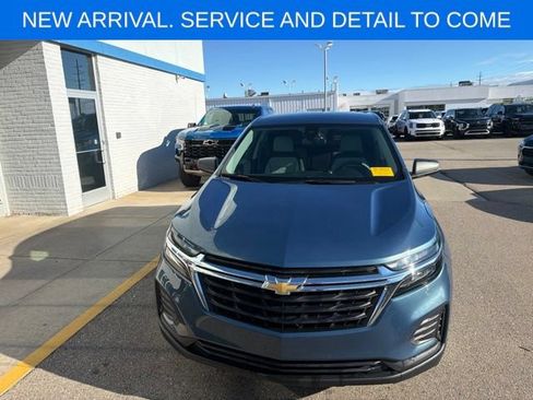 Used 2024 Chevrolet Equinox LS w/ LS Convenience Package FWD image 4