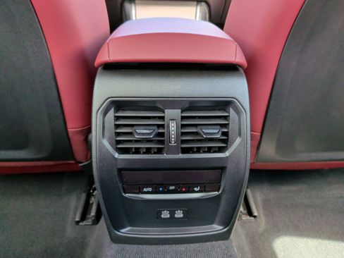 Certified 2025 BMW 330i Sedan RWD image 34