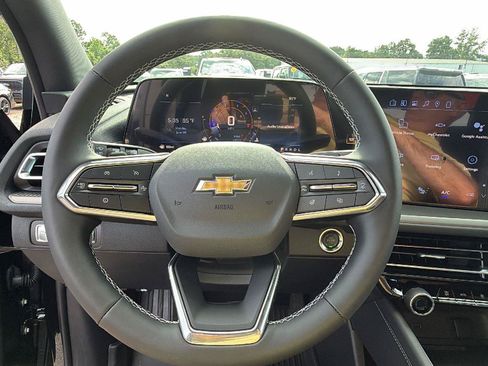 New 2026 Chevrolet Traverse LT w/ Sun and Wheel Package FWD image 21