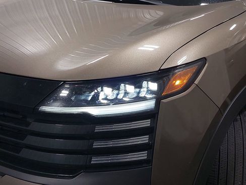 Certified 2025 Nissan Kicks SV image 30