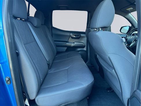 Used 2016 Toyota Tacoma TRD Sport w/ Towing Package image 25