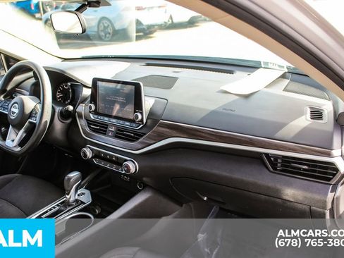 Used 2024 Nissan Altima 2.5 SV image 23