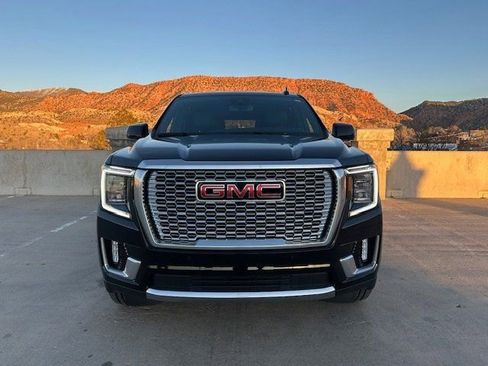 Used 2023 GMC Yukon XL Denali image 5