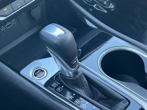 Used 2024 Nissan Altima 2.5 SV image 22