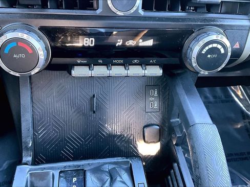 Certified 2024 Toyota Tacoma TRD Off-Road image 35