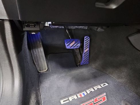 Used 2016 Chevrolet Camaro SS RWD image 38
