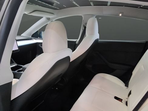 Used 2023 Tesla Model Y Long Range AWD/4WD image 18