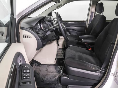 Used 2017 Dodge Grand Caravan SE w/ Power Window Group FWD image 7