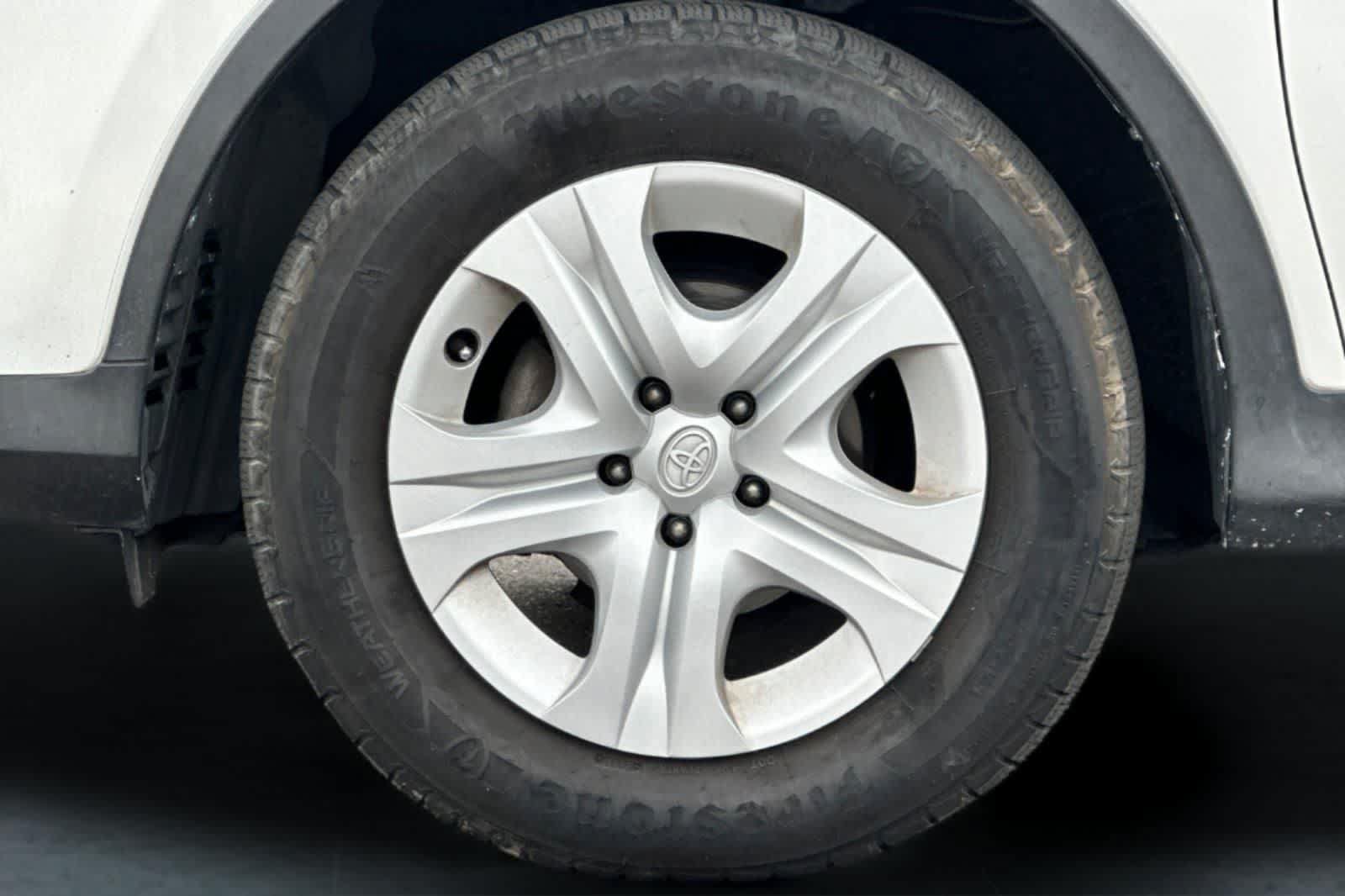 Used 2015 Toyota RAV4 LE FWD image 27