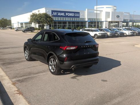 Used 2025 Ford Escape ST-Line FWD image 5
