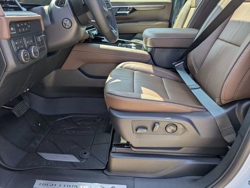 New 2026 Chevrolet Tahoe High Country AWD/4WD image 11