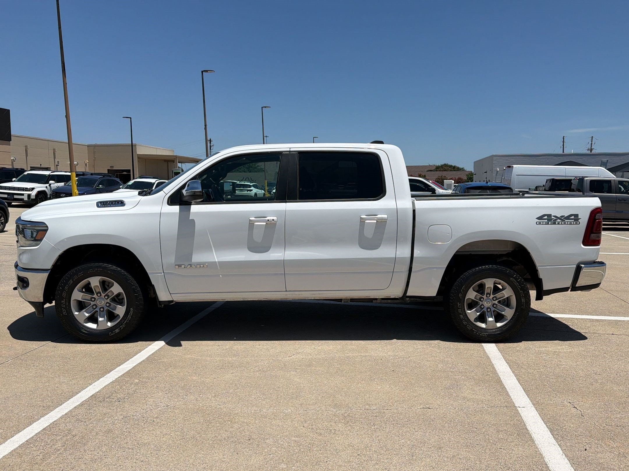 Used 2023 RAM 1500 Laramie AWD/4WD image 2
