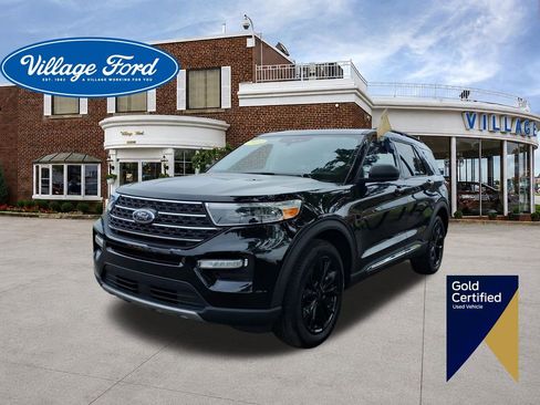 Certified 2023 Ford Explorer XLT w/ Equipment Group 202A AWD/4WD image 1