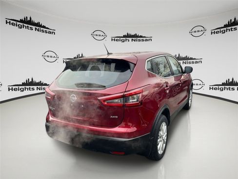 Used 2022 Nissan Rogue Sport S image 4