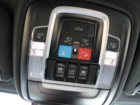 Used 2025 RAM 2500 Limited AWD/4WD image 29