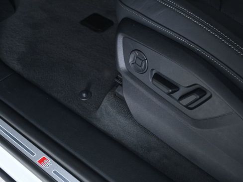 New 2026 Audi Q8 Premium Plus image 18