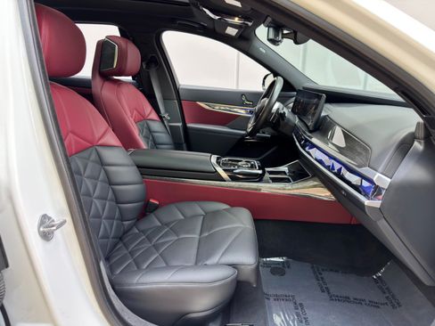 Used 2023 BMW 740i w/ Parking Assistance Package RWD image 16