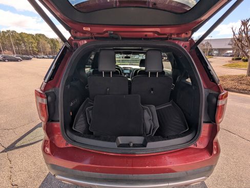 Used 2017 Ford Explorer Limited w/ Class II Trailer Tow Package image 16