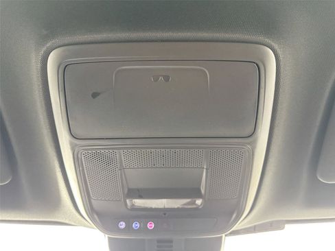 Used 2026 Chevrolet Traverse LT image 22