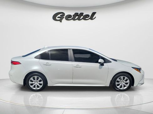 Used 2025 Toyota Corolla LE FWD image 4