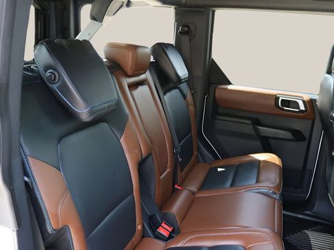Used 2024 Ford Bronco Outer Banks AWD/4WD image 18