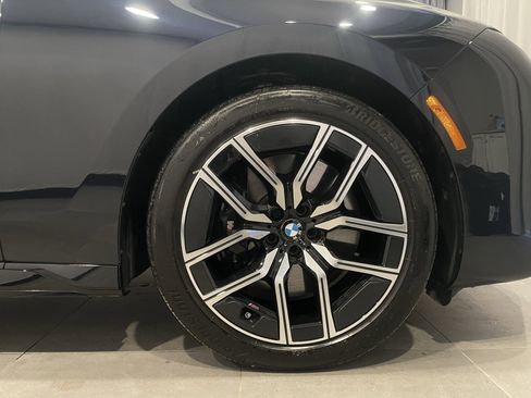 Used 2025 BMW 740i xDrive image 10