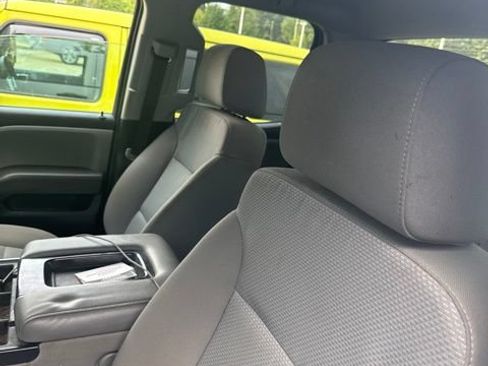 Used 2019 Chevrolet Silverado 2500 W/T AWD/4WD image 4