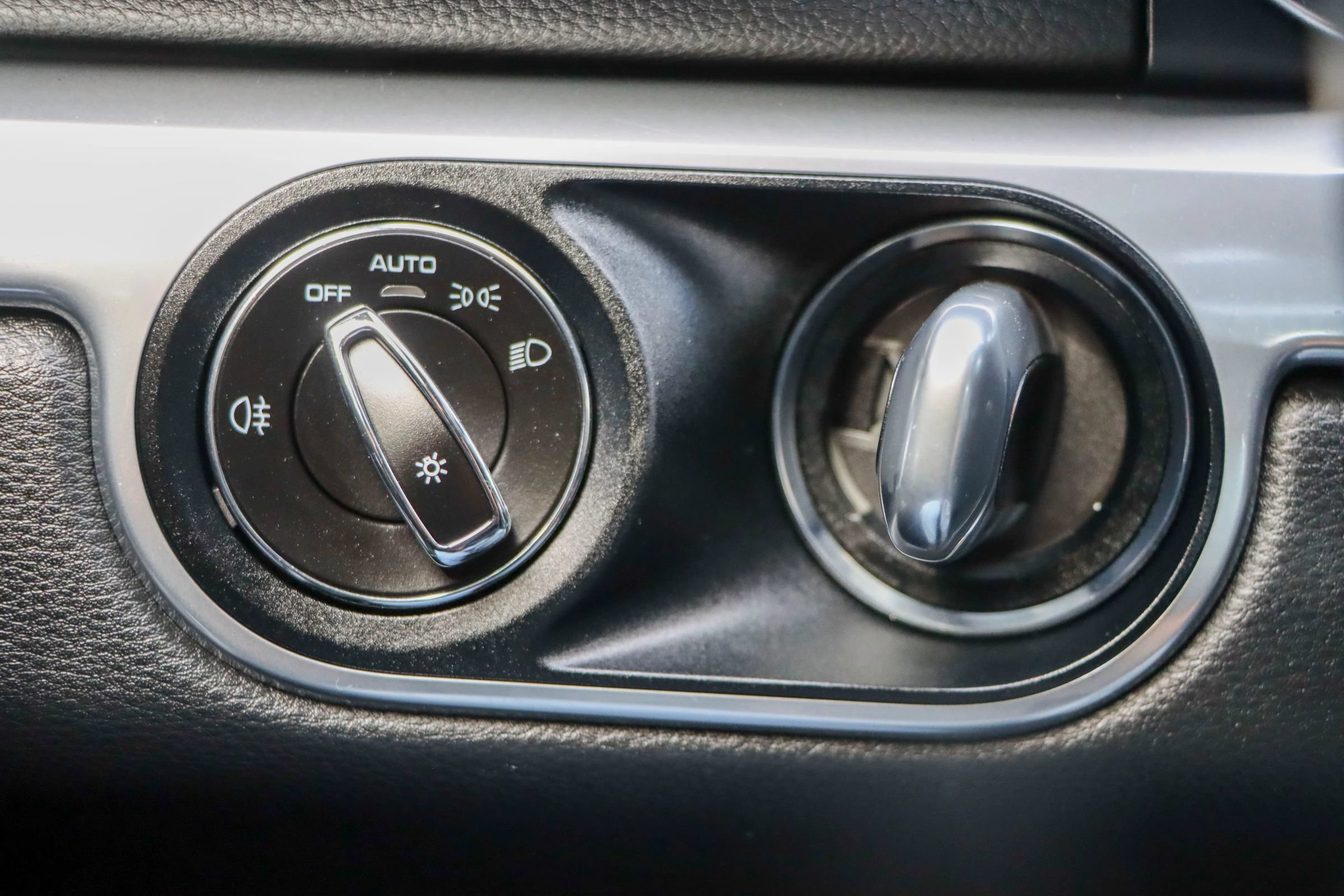 Used 2019 Porsche 718 Boxster RWD image 27