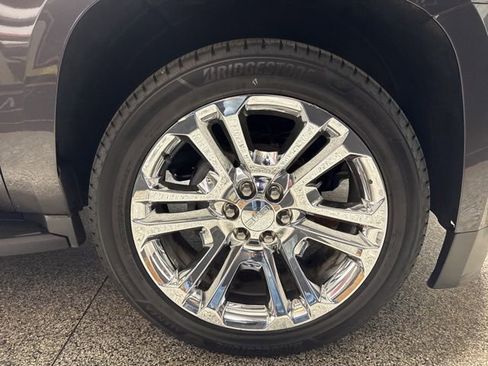 Used 2017 Chevrolet Suburban LT AWD/4WD image 30