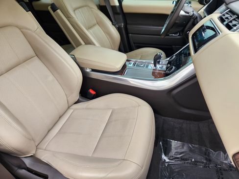 Used 2018 Land Rover Range Rover Sport HSE image 13