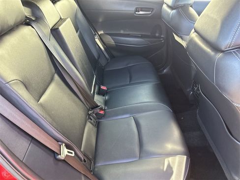 Used 2022 Toyota Corolla Cross XLE image 10