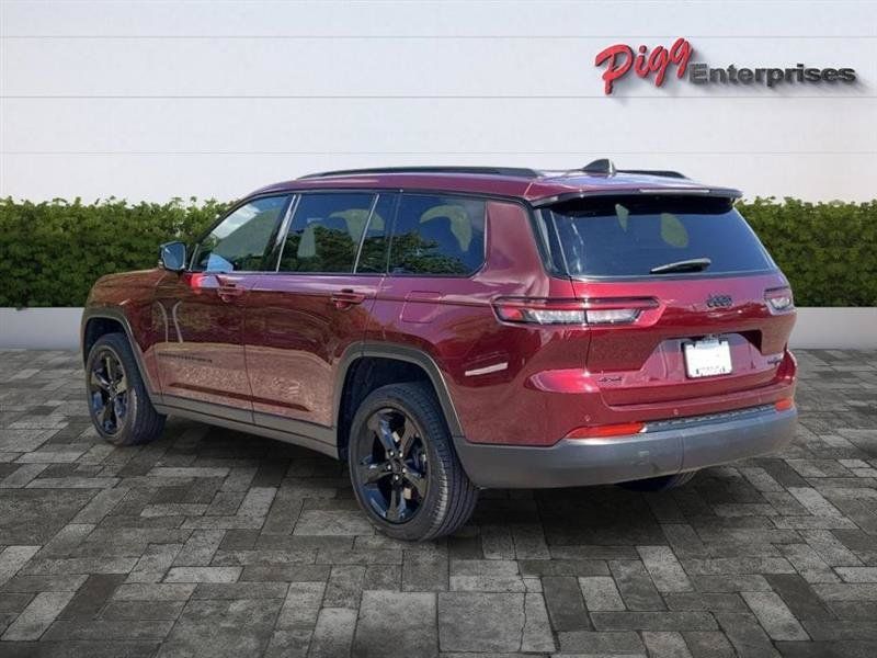 Used 2024 Jeep Grand Cherokee L Limited w/ Black Appearance Package AWD/4WD image 2