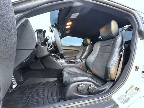 Used 2014 Nissan 370Z Touring w/ Sport Package image 10