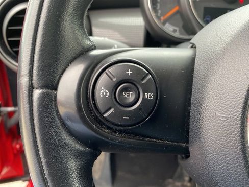 Used 2015 MINI Cooper 4-Door Hardtop image 18