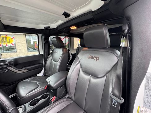 Used 2017 Jeep Wrangler Unlimited Sport w/ Quick Order Package 24S AWD/4WD image 38