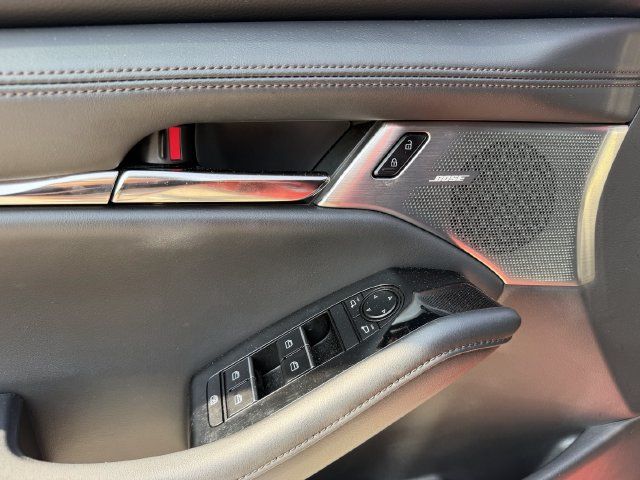 Used 2019 MAZDA MAZDA3 Hatchback w/ Preferred Package FWD image 11