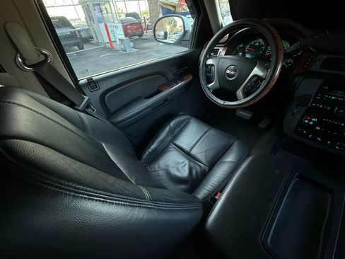 Used 2008 GMC Yukon SLT w/ SLT Preferred Equipment Group image 48