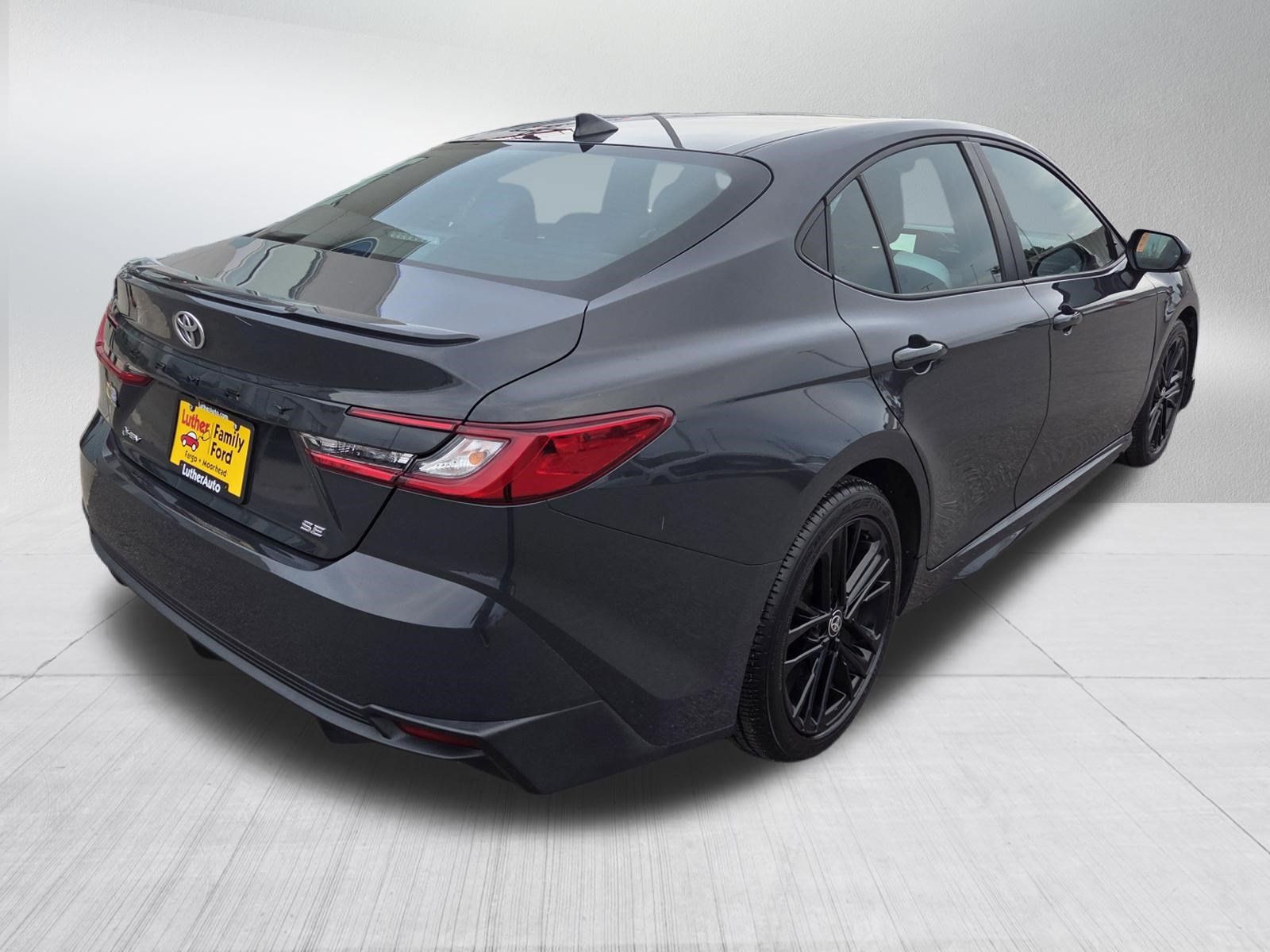 Used 2025 Toyota Camry SE FWD image 7