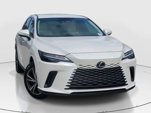 Used 2024 Lexus RX 350 FWD w/ Technology Package image 2