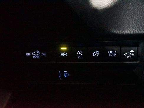 Used 2022 Toyota Tundra SR5 w/ Convenience Package image 25