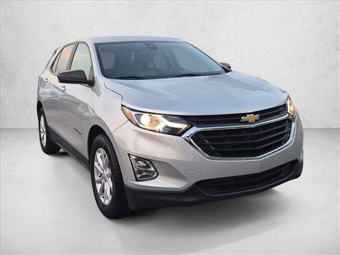 Used 2021 Chevrolet Equinox LS FWD image 3