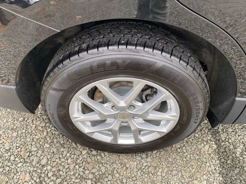 Used 2022 Chevrolet Equinox LT image 25