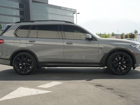 Used 2021 BMW X7 M50i AWD/4WD image 6