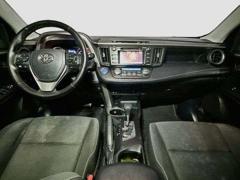 Used 2018 Toyota RAV4 XLE AWD/4WD image 9