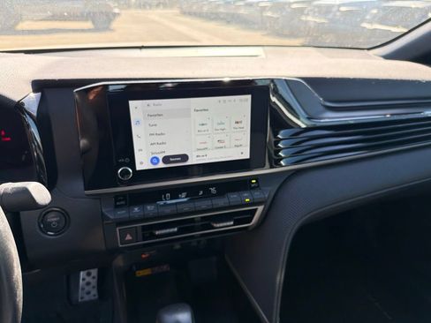 Used 2025 Toyota Camry SE FWD image 16