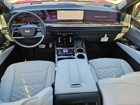 New 2025 Cadillac Escalade Sport Platinum w/ LPO, ONYX Package image 16
