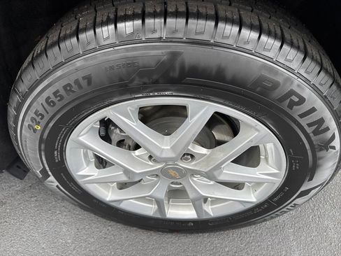 Used 2023 Chevrolet Equinox LS image 28