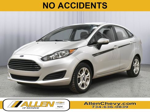 Used 2014 Ford Fiesta SE image 1